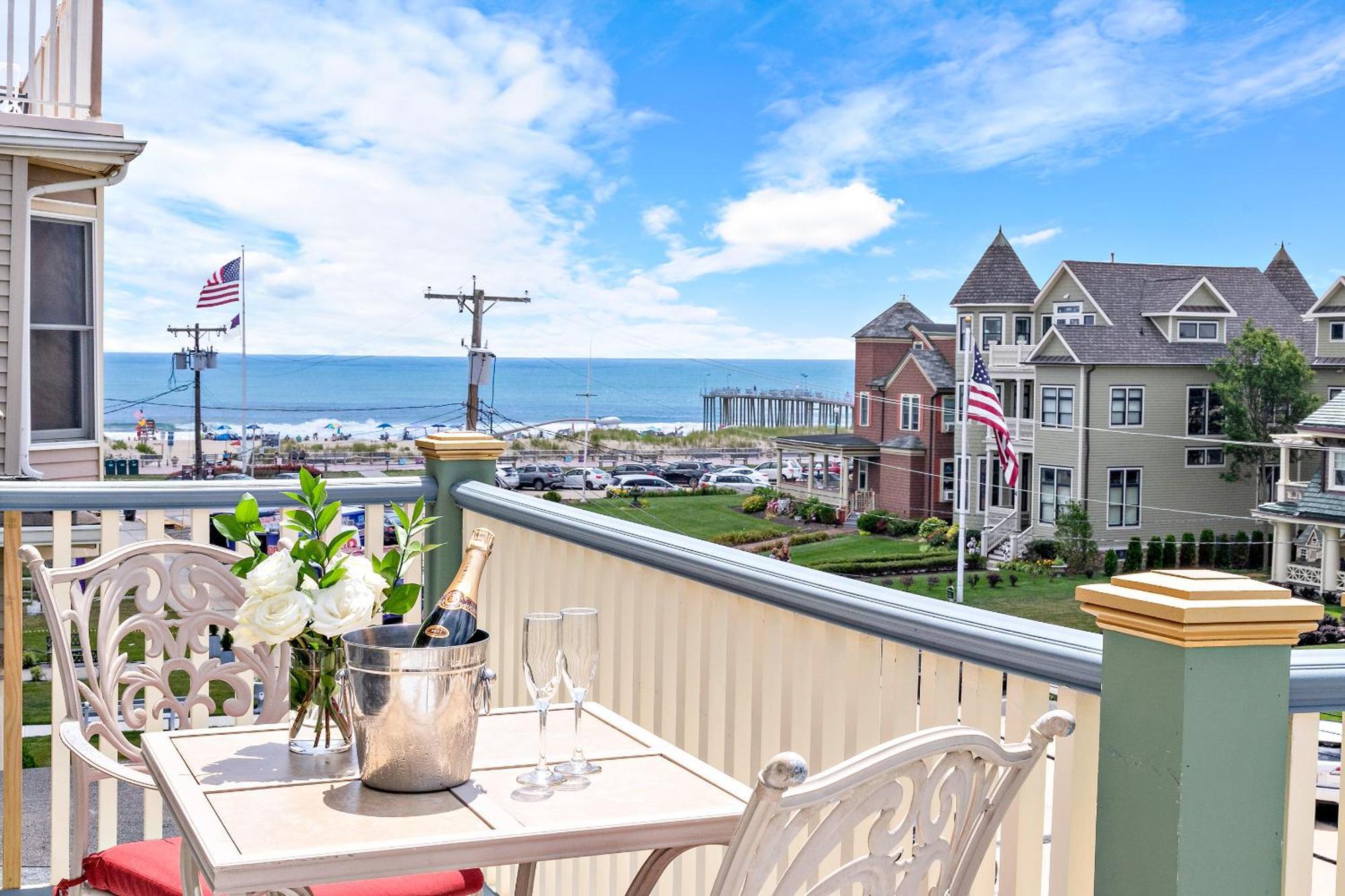 Majestic Hotel Ocean Grove Exterior photo